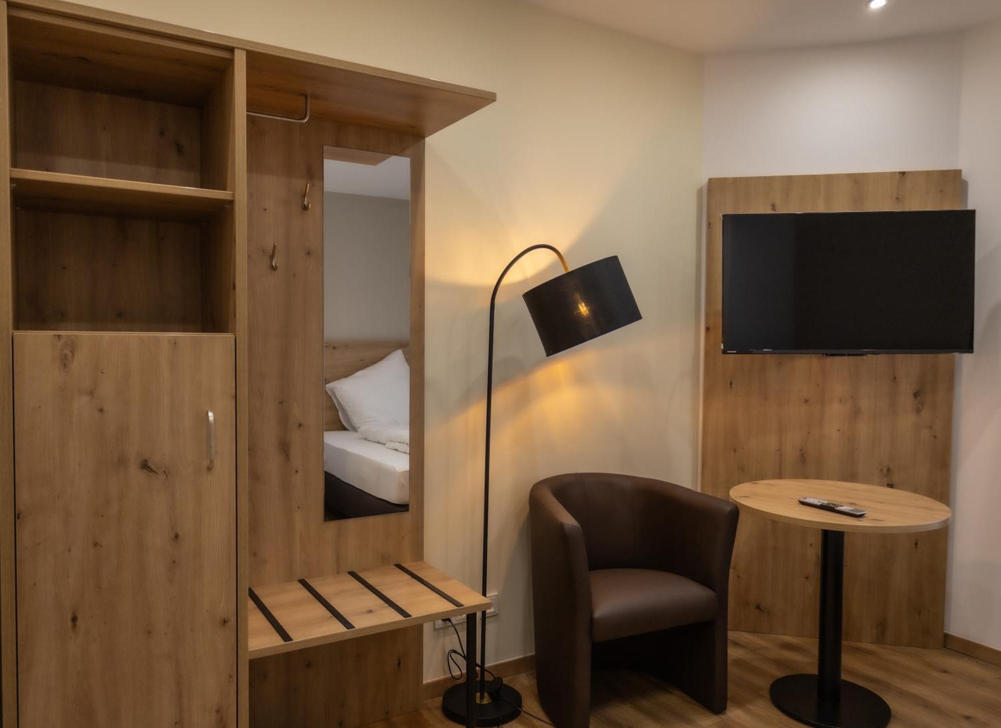Hln Apartments Am Bahnhof Saarbruecken Ngoại thất bức ảnh