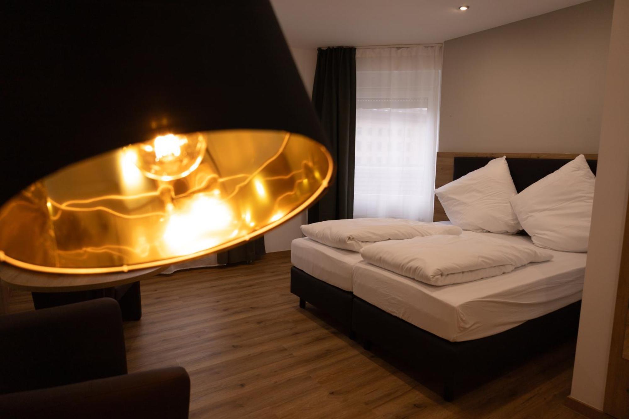 Hln Apartments Am Bahnhof Saarbruecken Ngoại thất bức ảnh